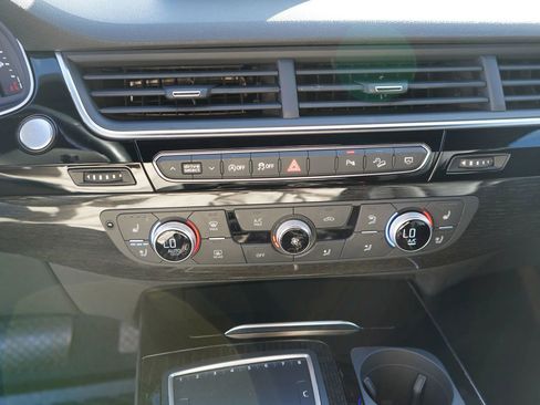 Used 2018 Audi Q7 3.0T Premium Plus image 12