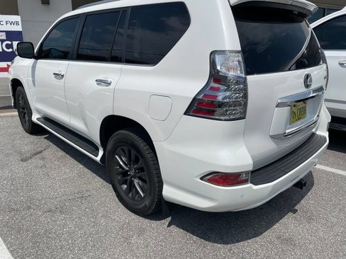 Used 2022 Lexus GX 460 Premium w/ Premium Plus Package AWD/4WD image 2