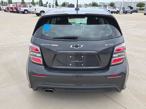 Used 2018 Chevrolet Sonic Premier FWD image 4