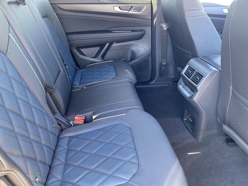 New 2026 Volkswagen Atlas Cross Sport SEL Premium R-Line AWD/4WD image 9