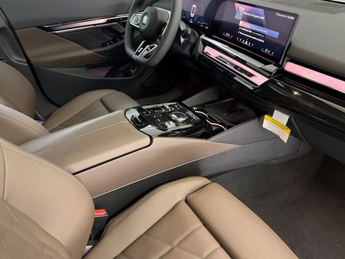 New 2026 BMW i5 eDrive40 w/ M Sport Package RWD image 28