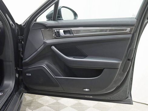 Used 2017 Porsche Panamera 4S image 36