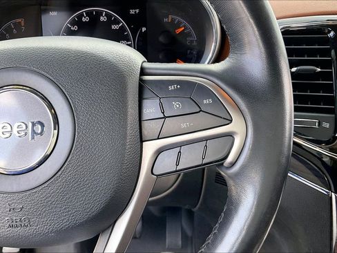 Used 2021 Jeep Grand Cherokee Overland AWD/4WD image 17