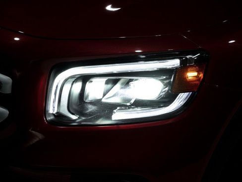 Certified 2021 Mercedes-Benz GLB 250 image 8