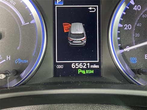 Used 2019 Toyota Highlander Limited Platinum image 21
