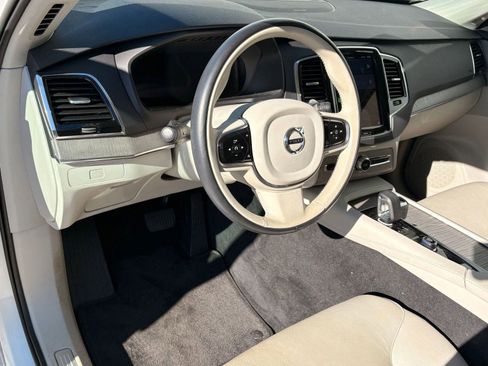 Certified 2023 Volvo XC90 B6 Plus image 4