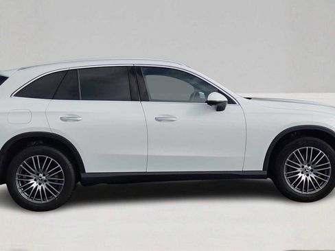 Used 2026 Mercedes-Benz GLC 300 4MATIC image 4