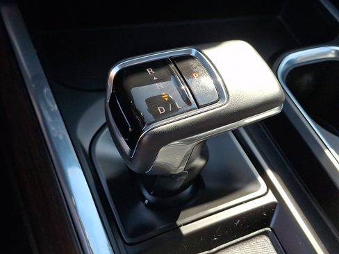 Used 2023 GMC Sierra 1500 SLT w/ SLT Premium Package image 16