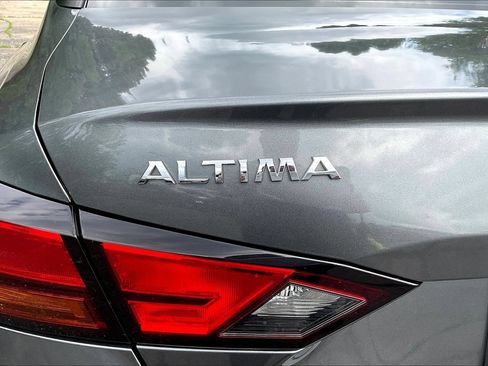 Used 2019 Nissan Altima 2.5 SR w/ SR Premium Package FWD image 19