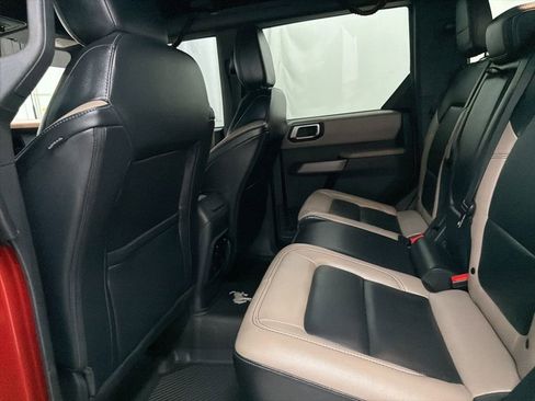 Used 2023 Ford Bronco Wildtrak image 22