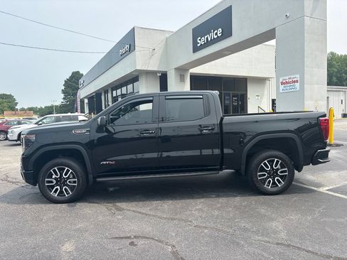 Used 2024 GMC Sierra 1500 AT4 w/ AT4 Premium Package AWD/4WD image 4