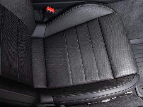 Used 2025 Porsche Panamera image 41