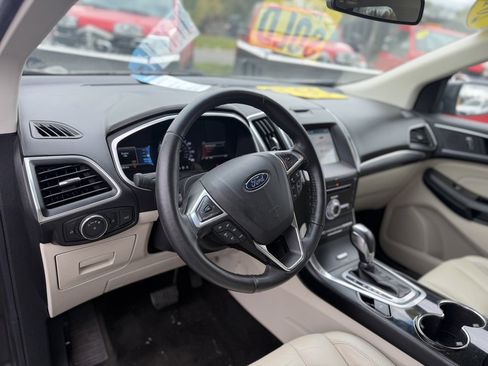 Used 2017 Ford Edge Titanium w/ Technology Package image 13