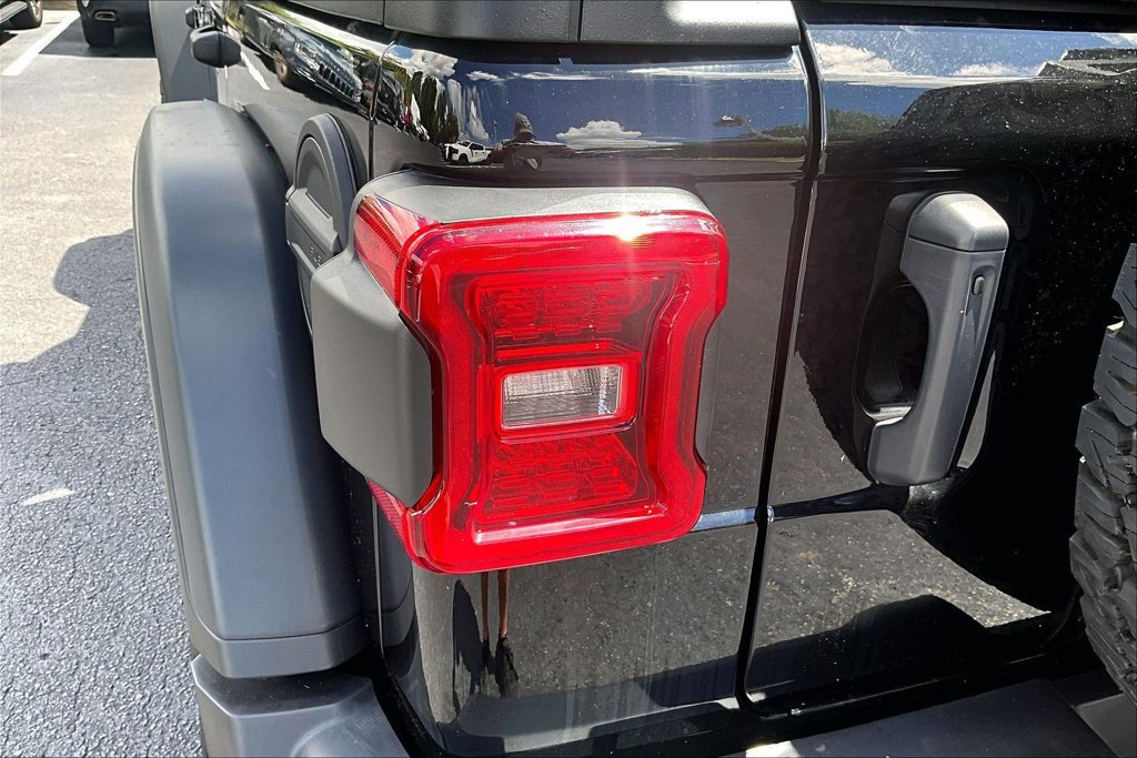 Used 2026 Jeep Wrangler Unlimited Rubicon AWD/4WD image 21