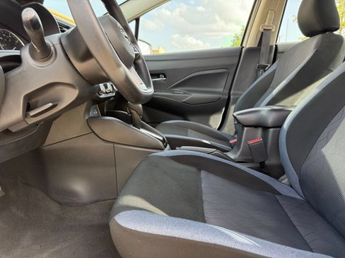 Used 2025 Nissan Versa SV FWD image 35