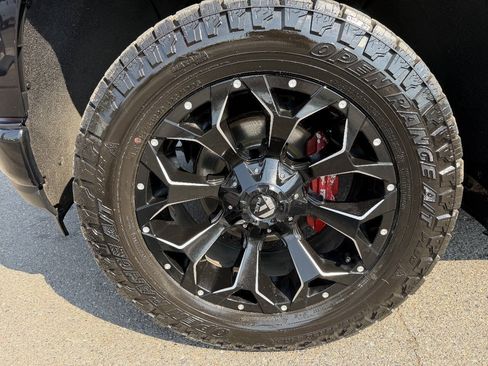 Used 2019 Chevrolet Silverado 1500 High Country w/ High Country Premium Package AWD/4WD image 14