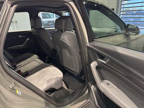 Used 2024 Audi SQ5 Prestige image 35