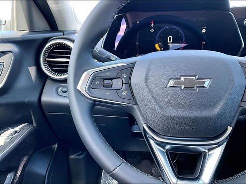 New 2026 Chevrolet Trax ACTIV w/ Sunroof Package image 17