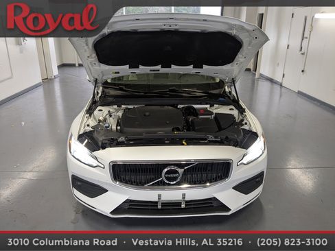 Used 2021 Volvo S60 T5 Momentum image 23
