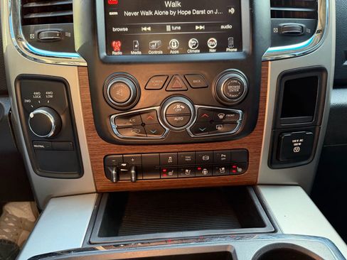 Used 2015 RAM 3500 Laramie w/ Cold Weather Group image 27