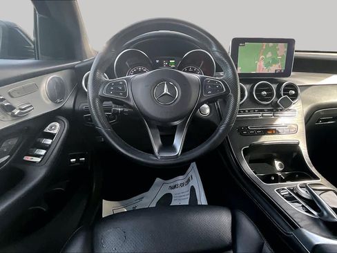 Used 2019 Mercedes-Benz GLC 350e 4MATIC image 6