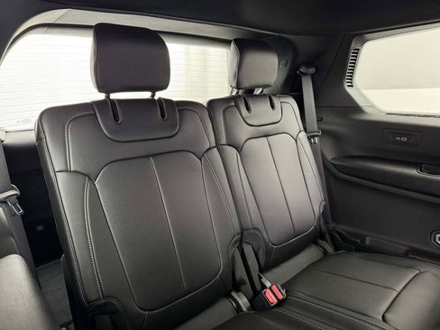 New 2025 Jeep Grand Cherokee L Limited image 40