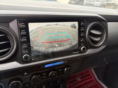 Used 2021 Toyota Tacoma TRD Sport w/ Technology Package image 28