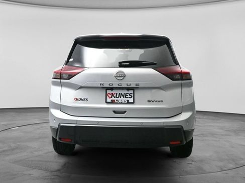 Used 2024 Nissan Rogue SV AWD/4WD image 14