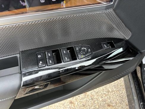 Used 2026 BMW i7 xDrive60 w/ Executive Package image 14