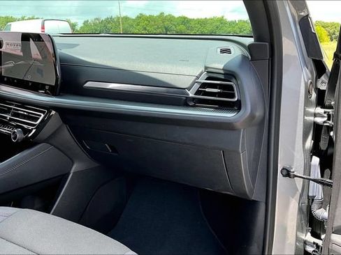 Used 2026 Chevrolet Traverse LT w/ Driver Confidence Package FWD image 26