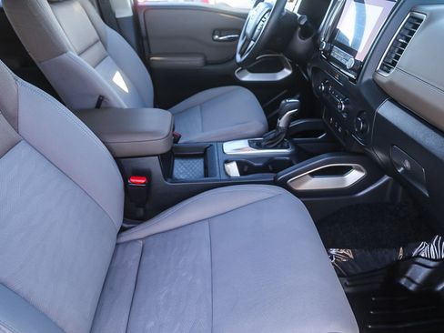 Used 2022 Nissan Frontier SV w/ Technology Package image 17