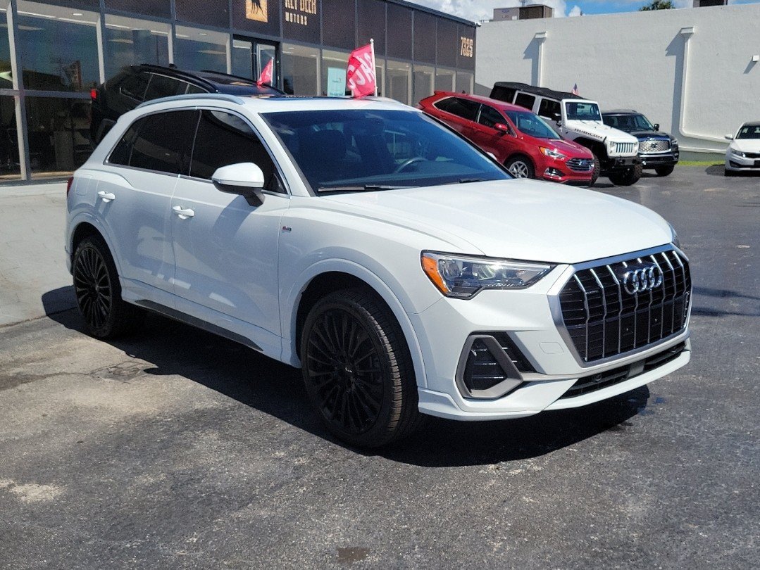 Used 2021 Audi Q3 2.0T Premium w/ Convenience Package AWD/4WD image 3