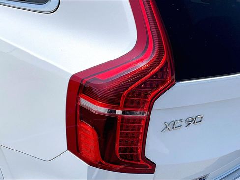 Used 2022 Volvo XC90 T8 Inscription w/ Advanced Package AWD/4WD image 23