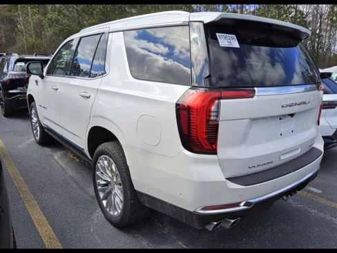Used 2025 GMC Yukon Denali w/ Sun & Power Step Package AWD/4WD image 4