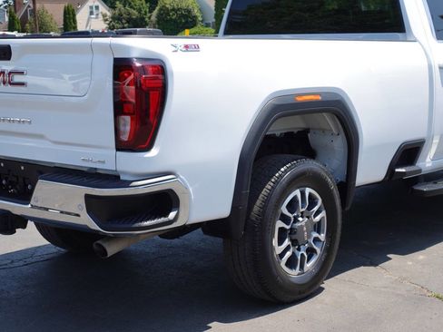 Used 2024 GMC Sierra 3500 SLE AWD/4WD image 10