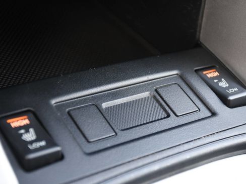 Used 2015 Subaru Forester 2.5i Premium w/ All-Weather Package image 32