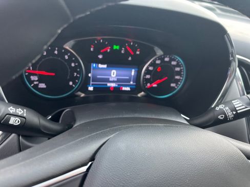 Used 2023 Chevrolet Equinox LT image 9