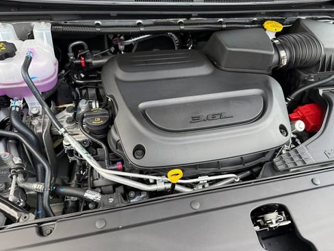 New 2026 Chrysler Pacifica Select image 14