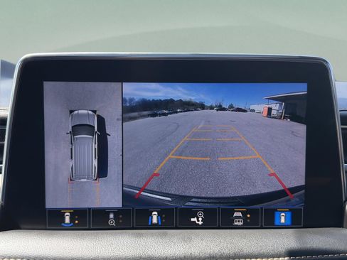 Used 2021 GMC Yukon XL AT4 w/ AT4 Premium Plus Package image 17