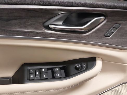Used 2024 Jeep Grand Cherokee L Limited w/ Luxury Tech Group II AWD/4WD image 25