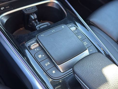 Used 2021 Mercedes-Benz GLB 250 image 19