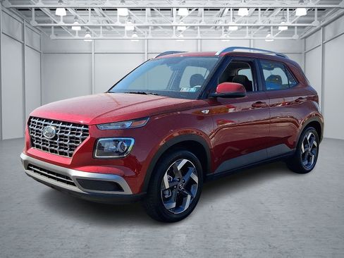 Certified 2025 Hyundai Venue SEL FWD image 3
