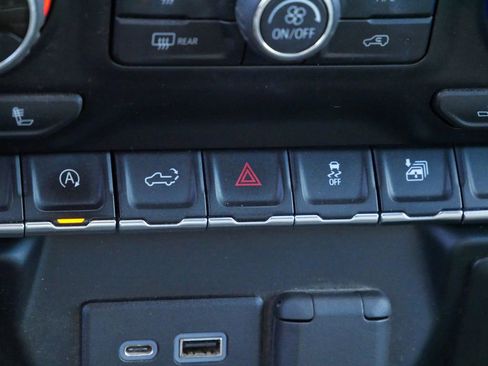 Used 2019 Chevrolet Silverado 1500 LT w/ All-Star Edition image 32