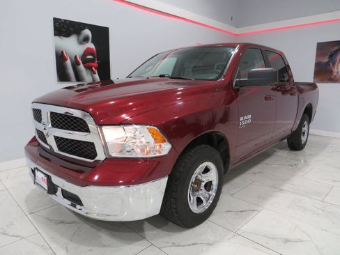 Used 2021 RAM 1500 Classic SLT RWD image 7