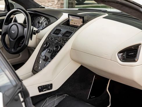 Used 2018 Aston Martin Vanquish S RWD image 29