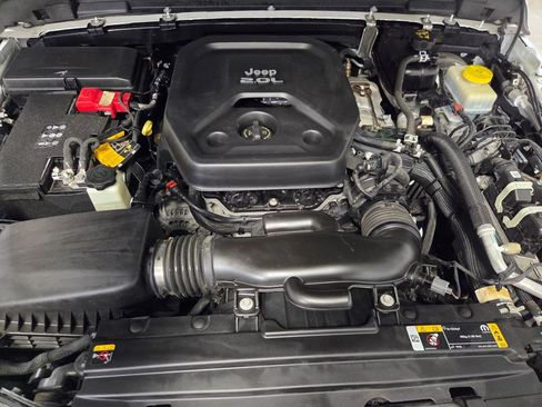 Used 2022 Jeep Wrangler Unlimited Sahara w/ Cold Weather Group image 25