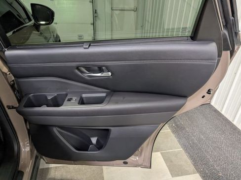 Used 2025 Nissan Pathfinder Platinum w/ Cargo Package AWD/4WD image 26