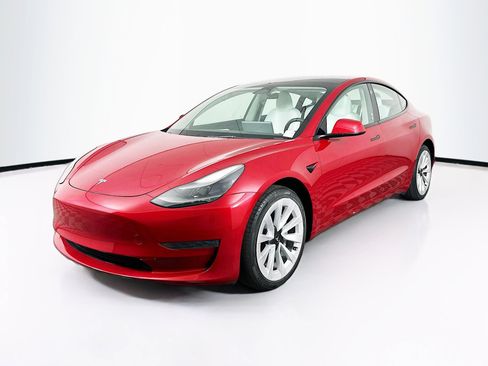 Used 2023 Tesla Model 3 Standard Range RWD image 3
