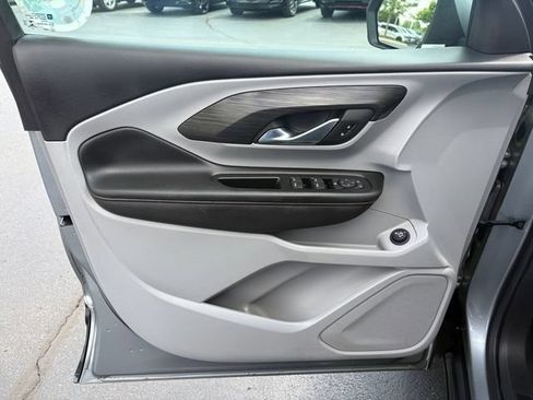 Used 2023 GMC Terrain SLE w/ Driver Convenience Package FWD image 18