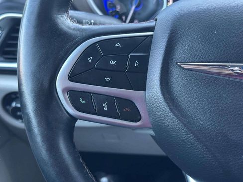 Used 2018 Chrysler Pacifica Touring-L Plus w/ Tire & Wheel Group FWD image 29